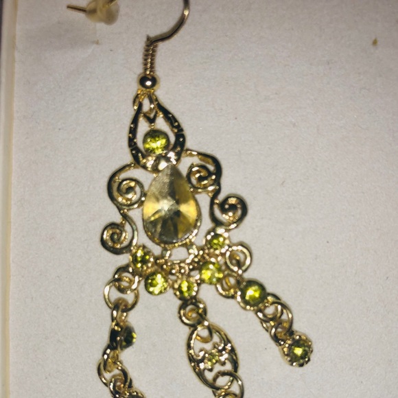 Chandelier style green & gold earrings - Picture 5 of 5